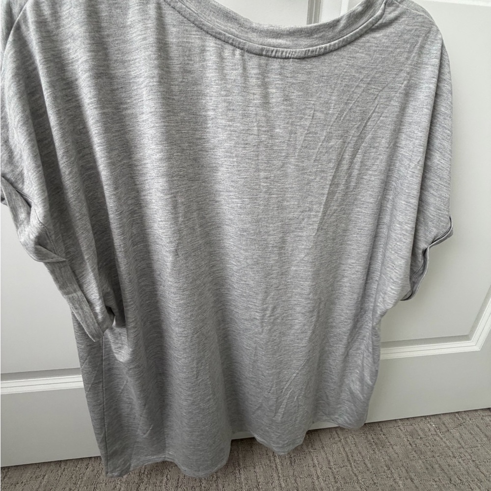 Tommy Bahama Light Gray V-Neck Kauai Tee - Picture 3 of 3